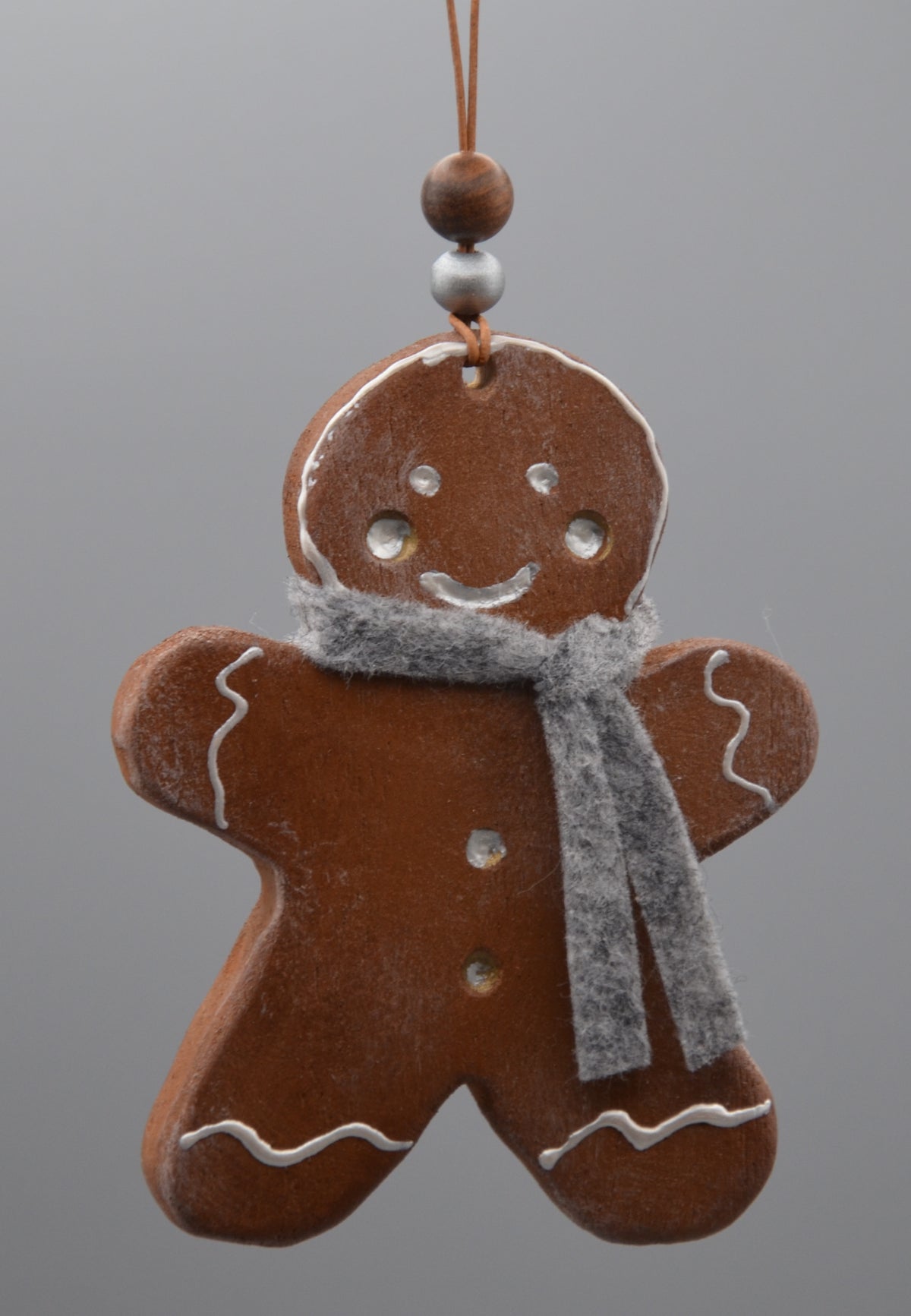 Monsieur Pain d’Épices – Décoration de Noël en bois à suspendre
