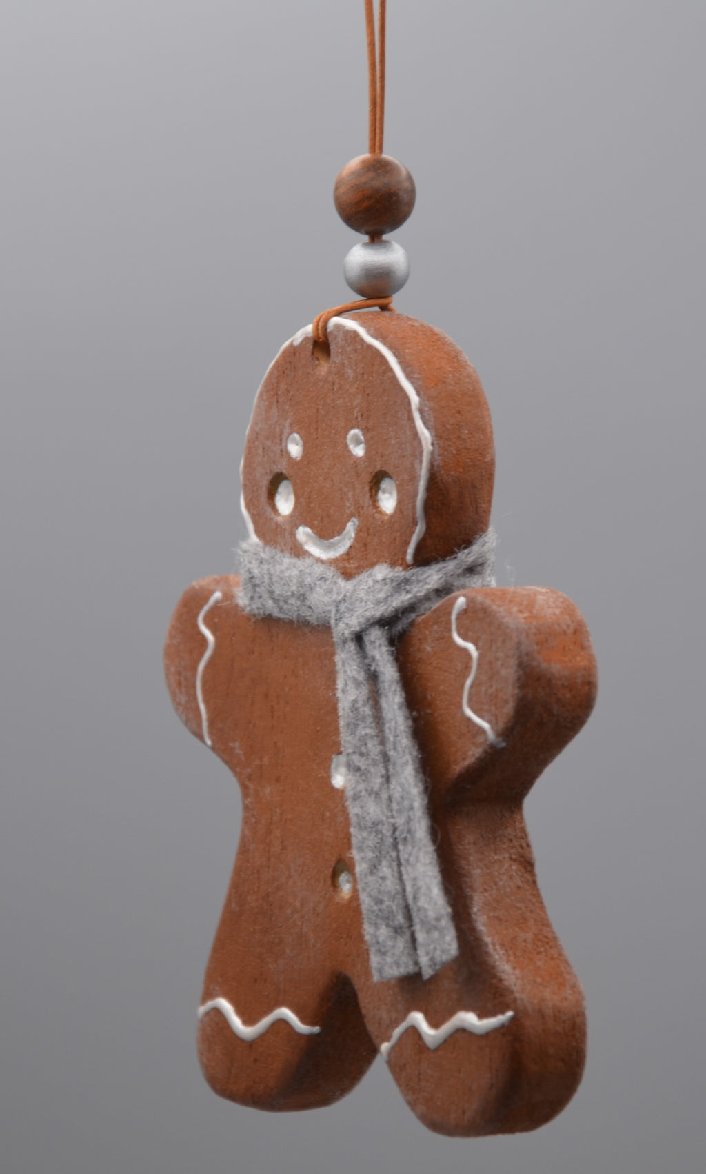 Monsieur Pain d’Épices – Décoration de Noël en bois à suspendre