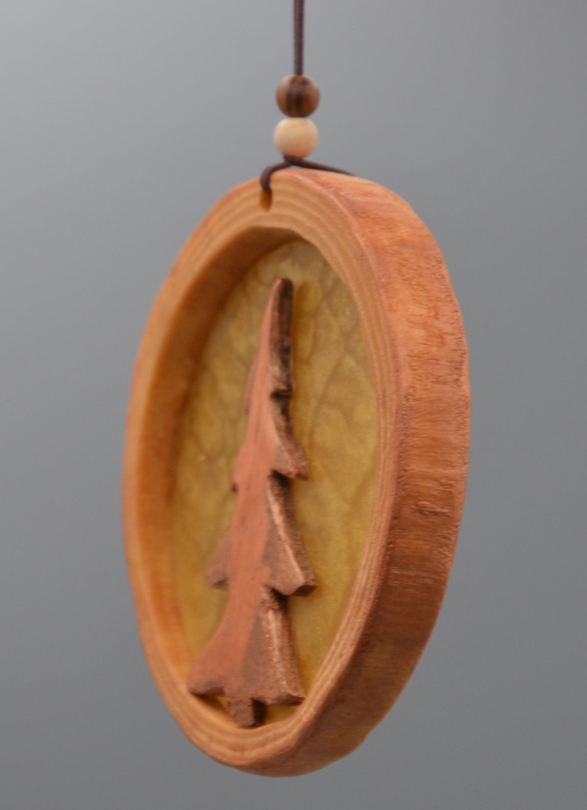 MÉDAILLON SAPIN AMBRE