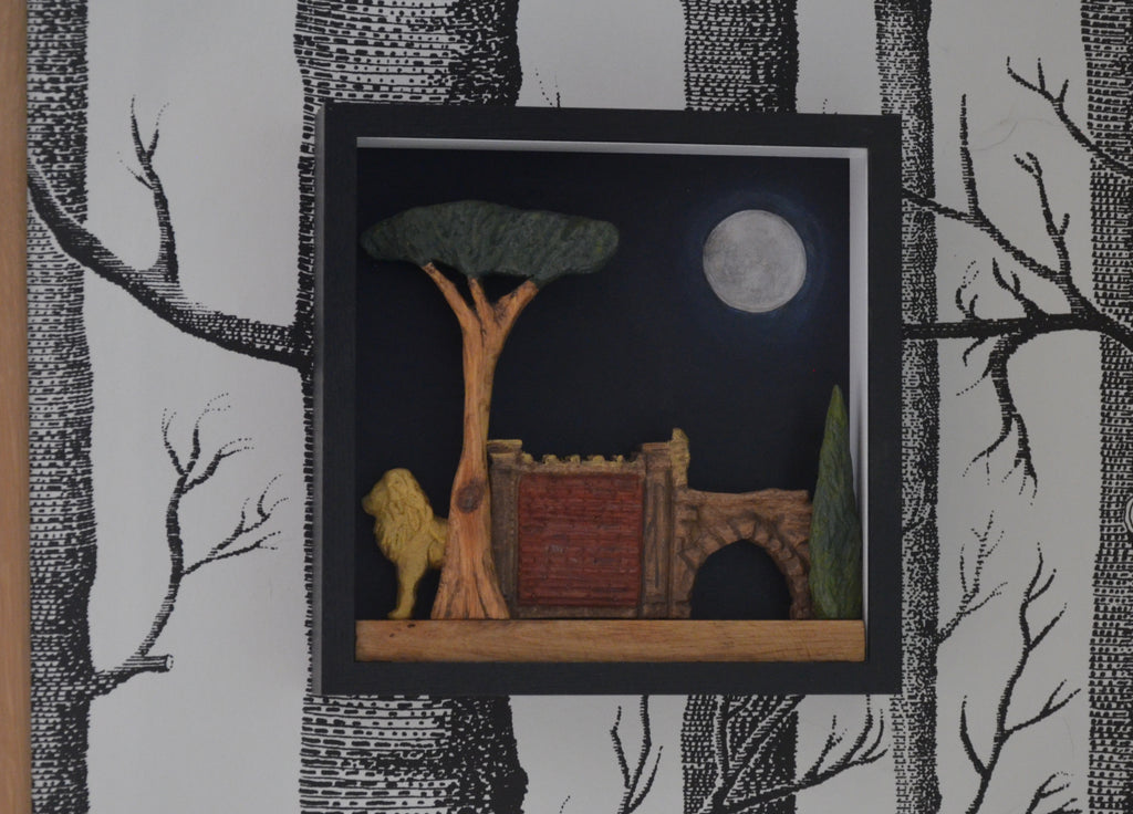 Le Lion du Jardin Oublié – Fragment d’histoire – Paysage décoratif en cadre